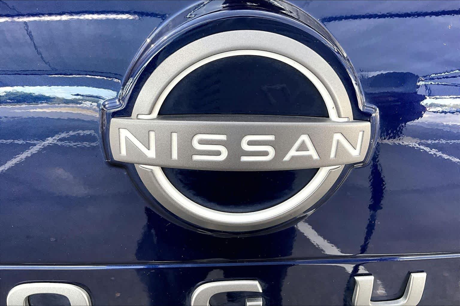 Used 2026 Deep Ocean Blue Pearl Nissan SV image 30