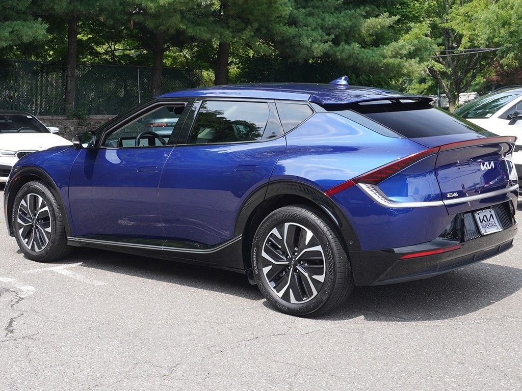 Used 2024 Blue Kia Wind image 10