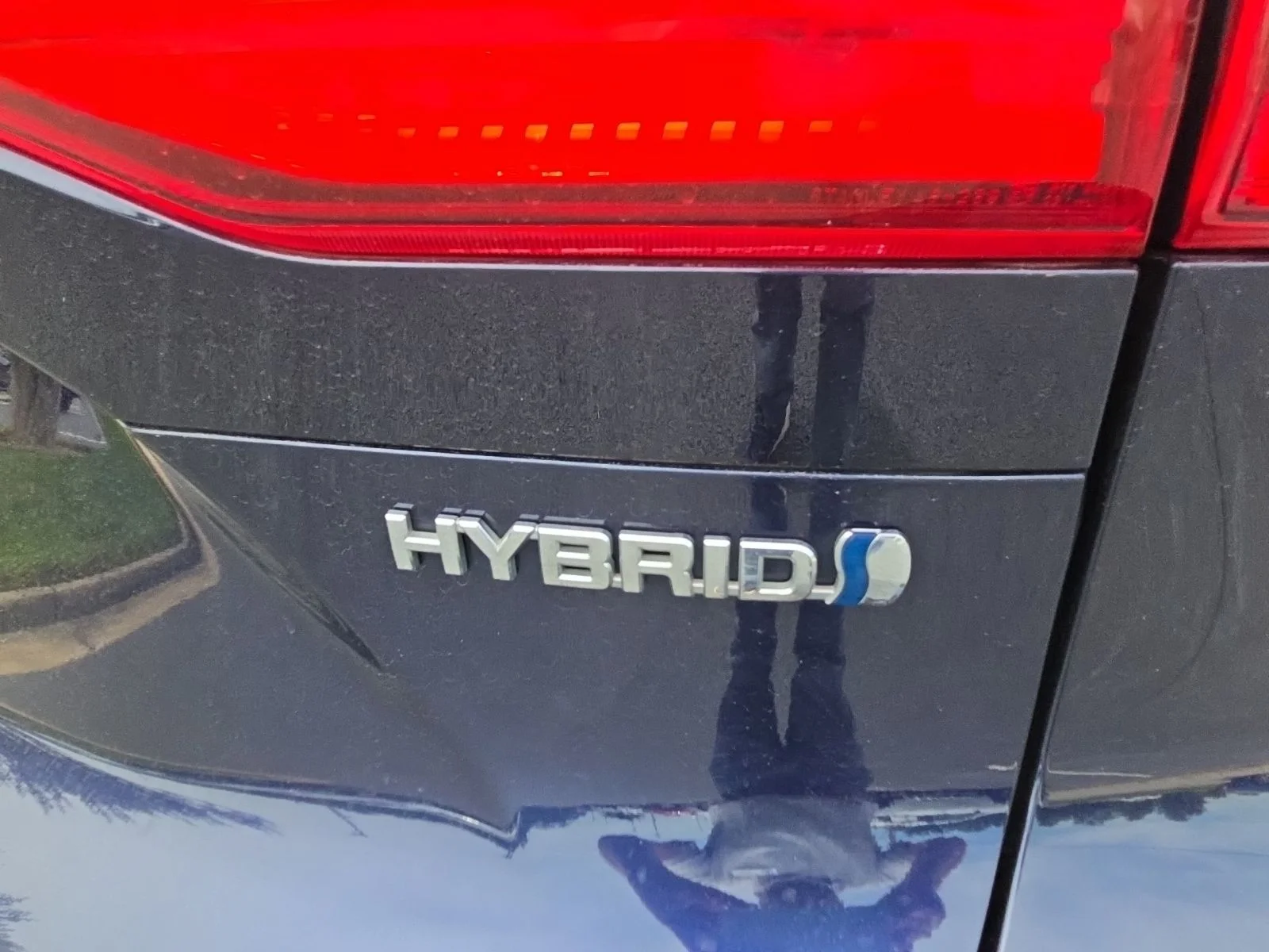 Used 2022  Toyota LE image 22