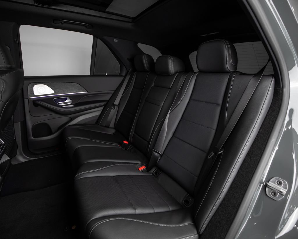New 2026 MANUFAKTUR Silicon Grey Mercedes-Benz GLE 350 image 9
