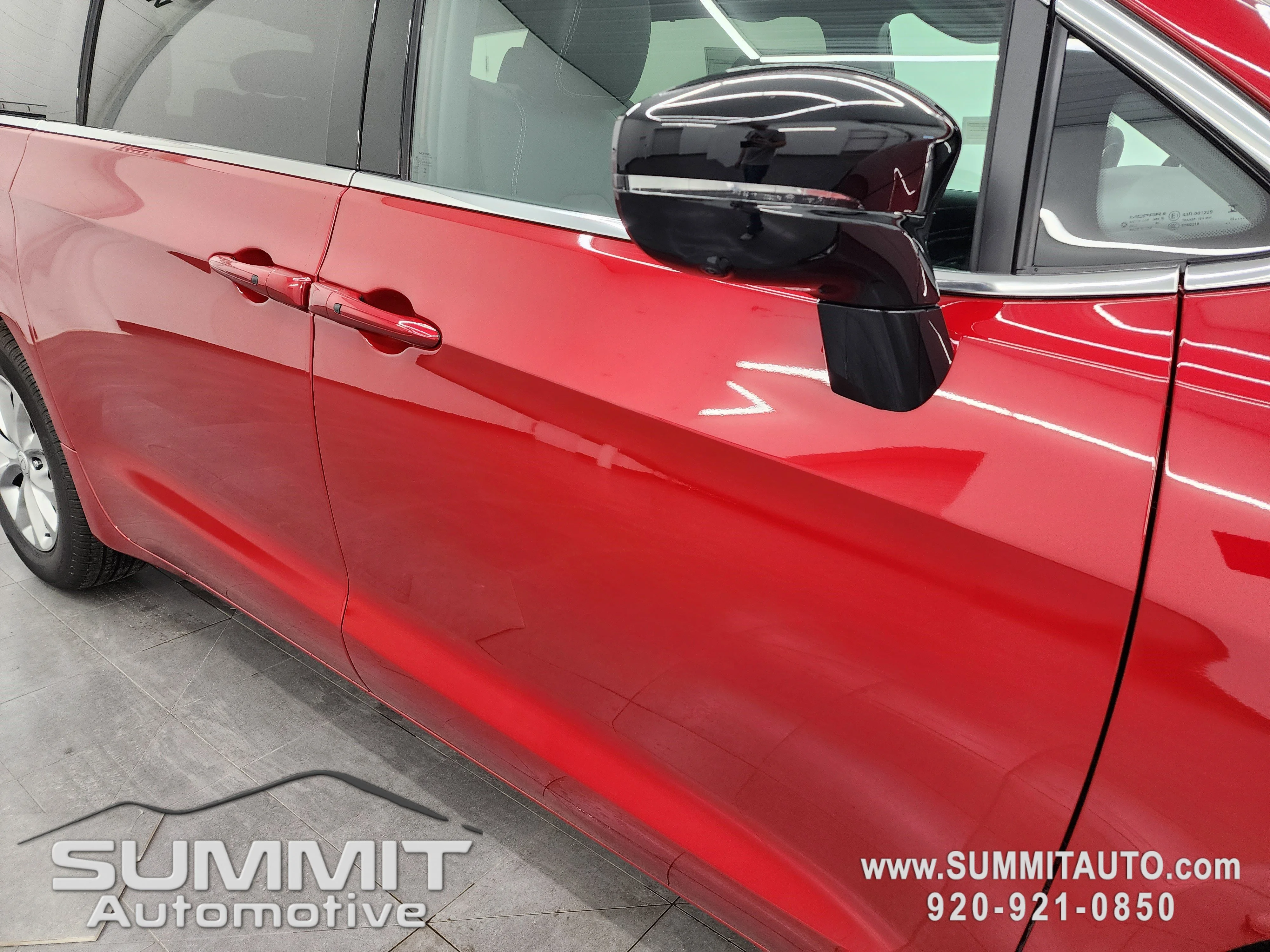 New 2026 Red Hot Pearl-Coat Exterior Paint Chrysler Select image 29