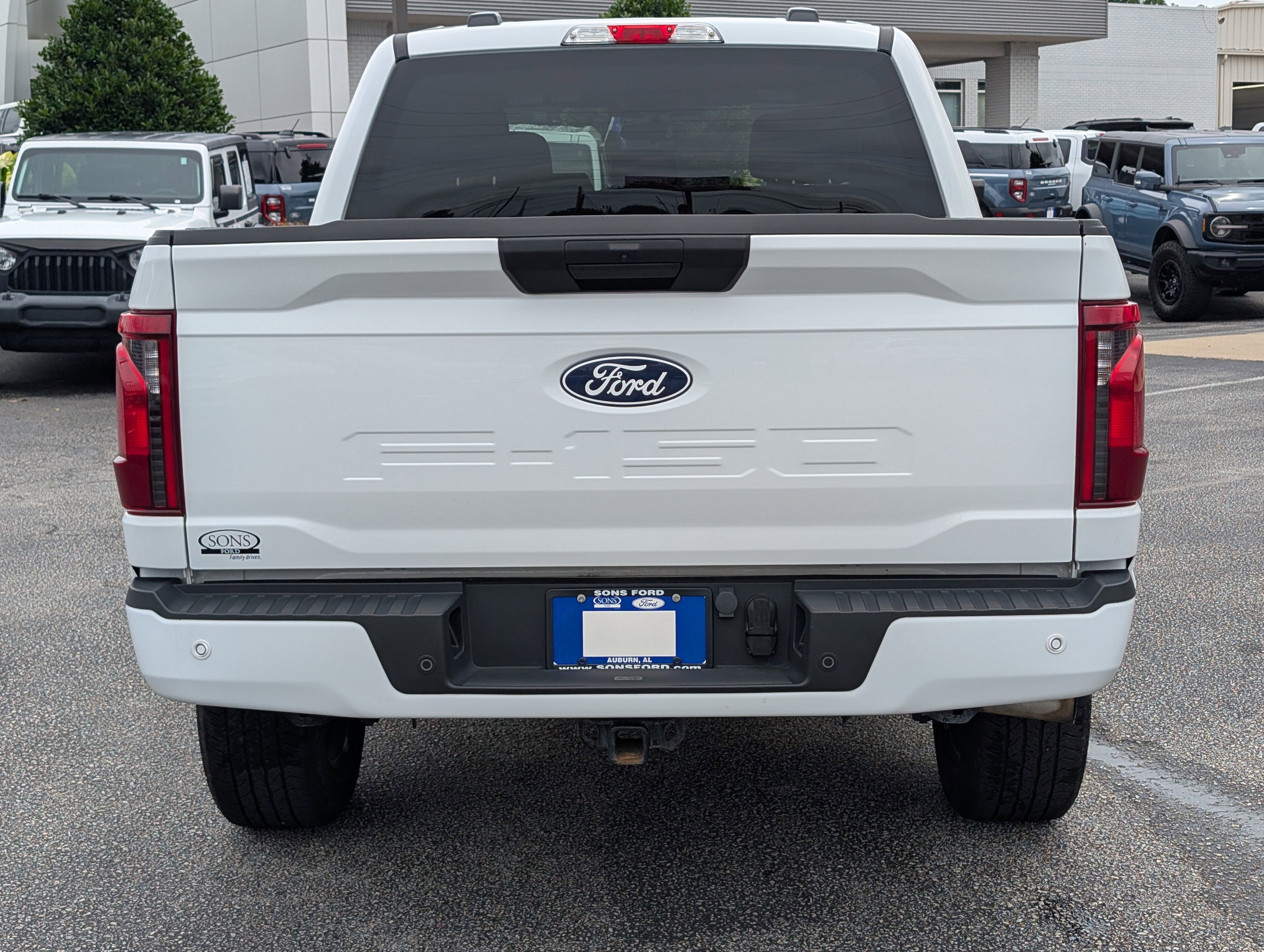 Certified Used 2024 Oxford White Clearcoat Ford STX image 10