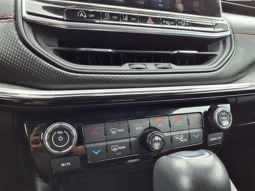 Used 2022 Black Jeep Trailhawk image 9