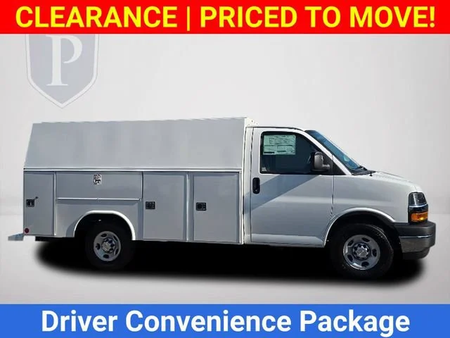 New 2025 Summit White Chevrolet 1WT image 4