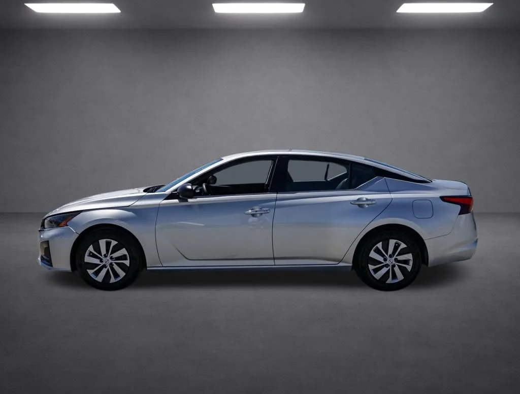 Used 2024 Silver Nissan 2.5 S image 6