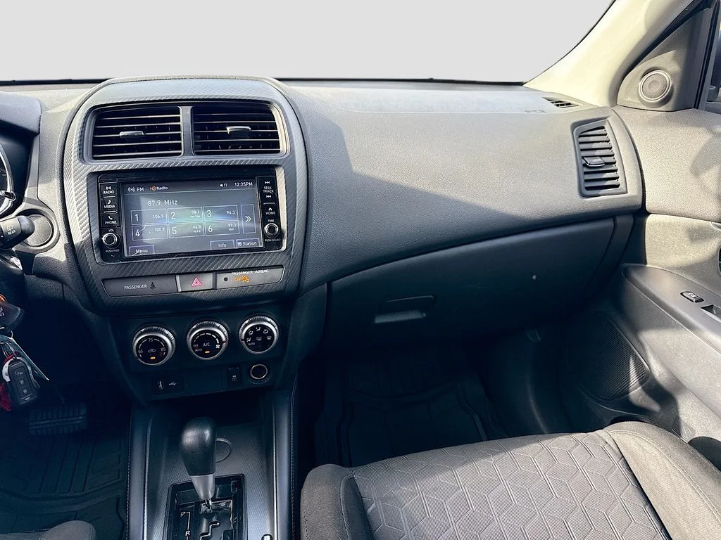 Used 2021  Mitsubishi 2.0 LE image 23