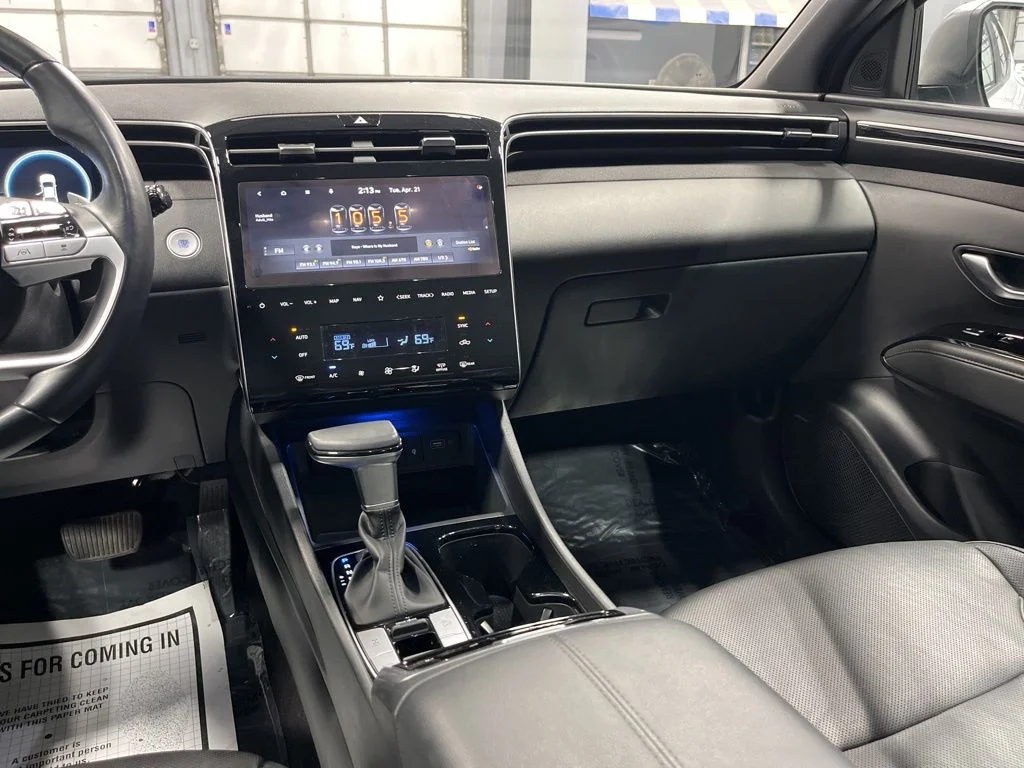 Used 2022 Ice White Hyundai Limited image 24