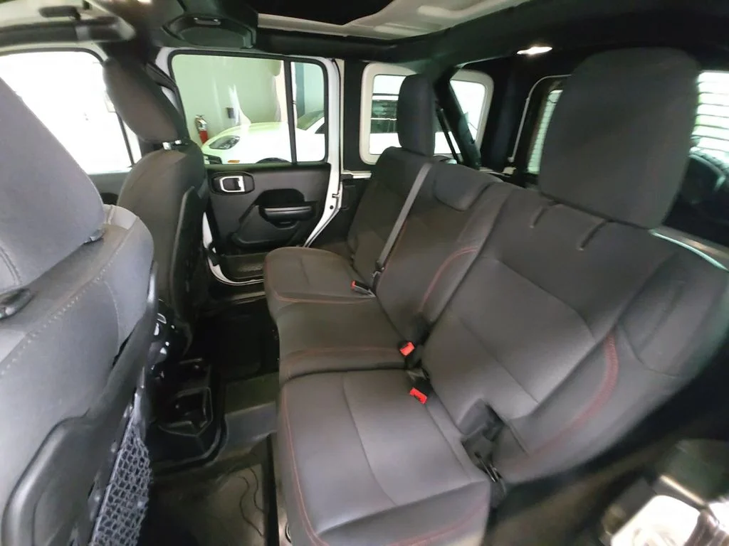 Used 2019 White Jeep Unlimited Rubicon image 22