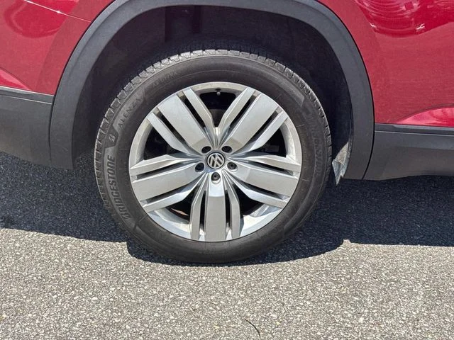 Used 2019 Red Volkswagen 3.6L V6 SE image 12