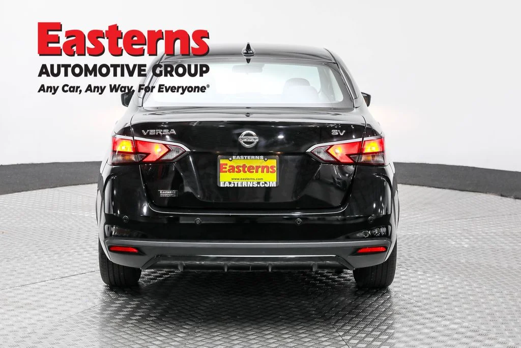 Used 2021 Black Nissan 1.6 SV image 6