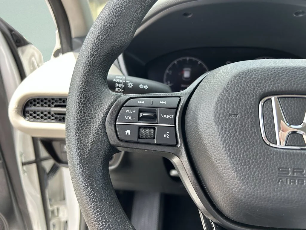 Used 2025 White Honda LX image 29