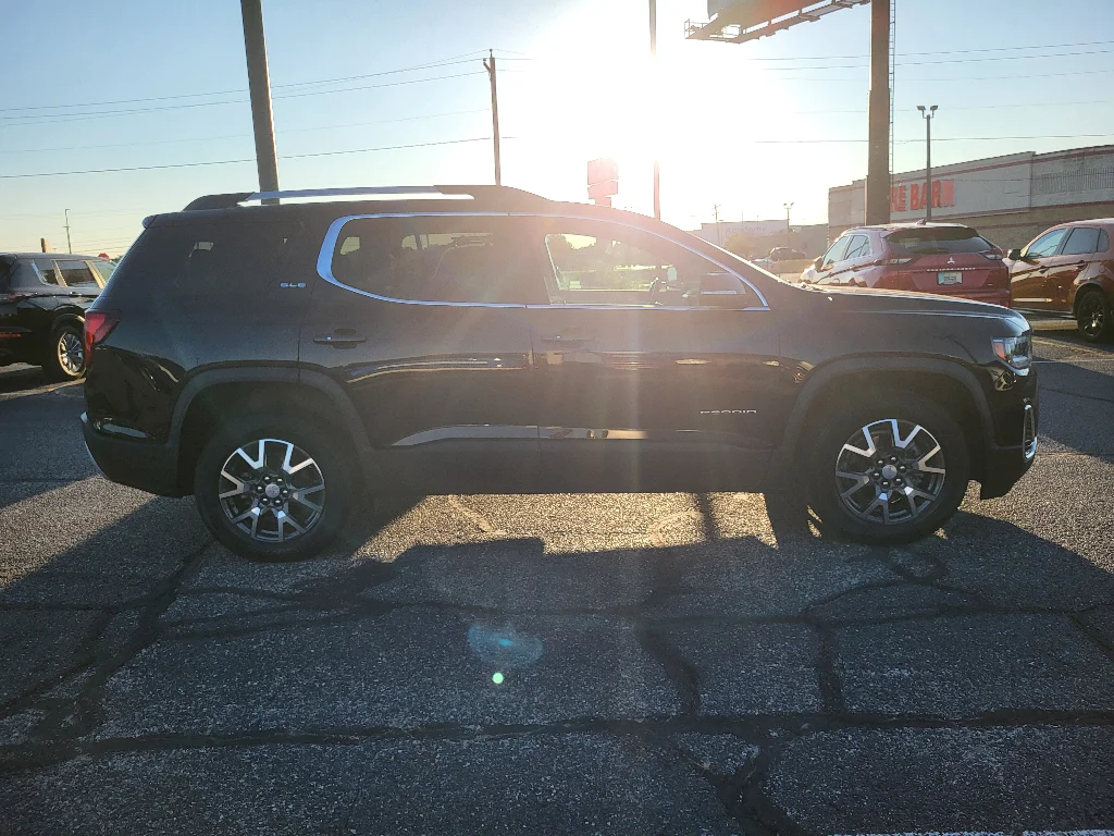 Used 2021 Midnight Blue Metallic GMC SLE image 5