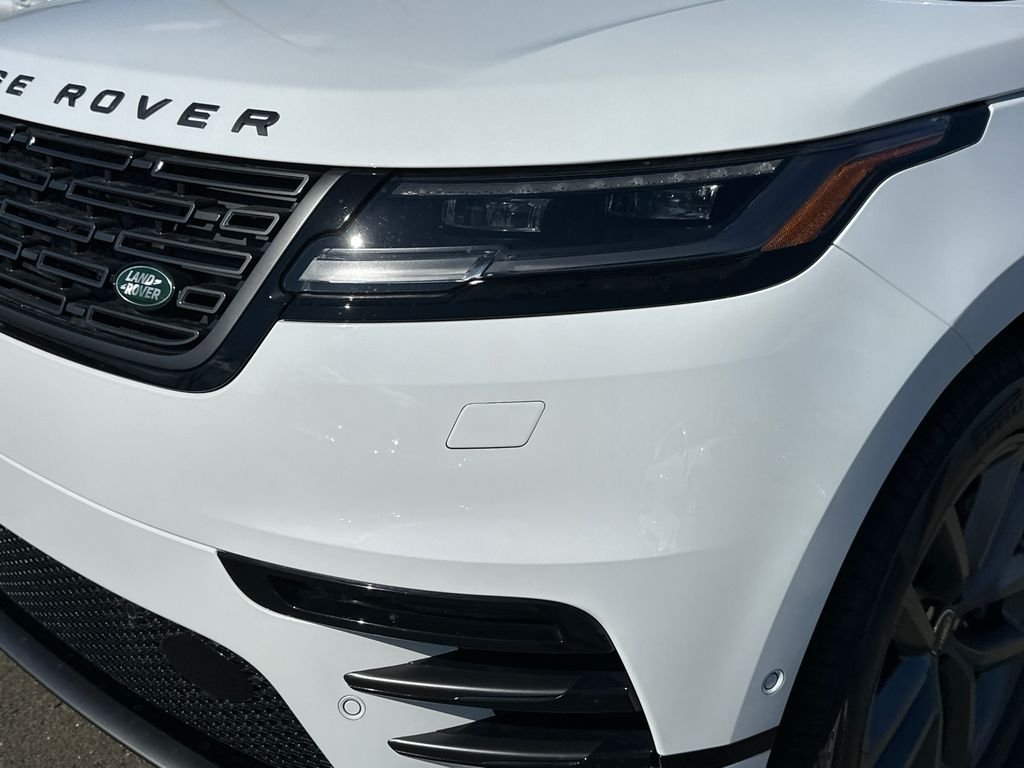 Used 2026 White Land Rover Dynamic SE image 7