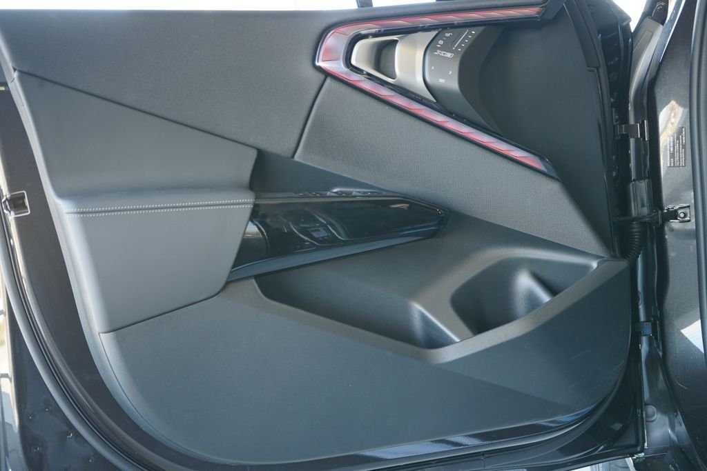 Used 2026 Dark Graphite BMW 30 xDrive image 9