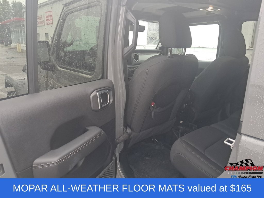 Used 2020 Gray Jeep Unlimited Sahara image 19