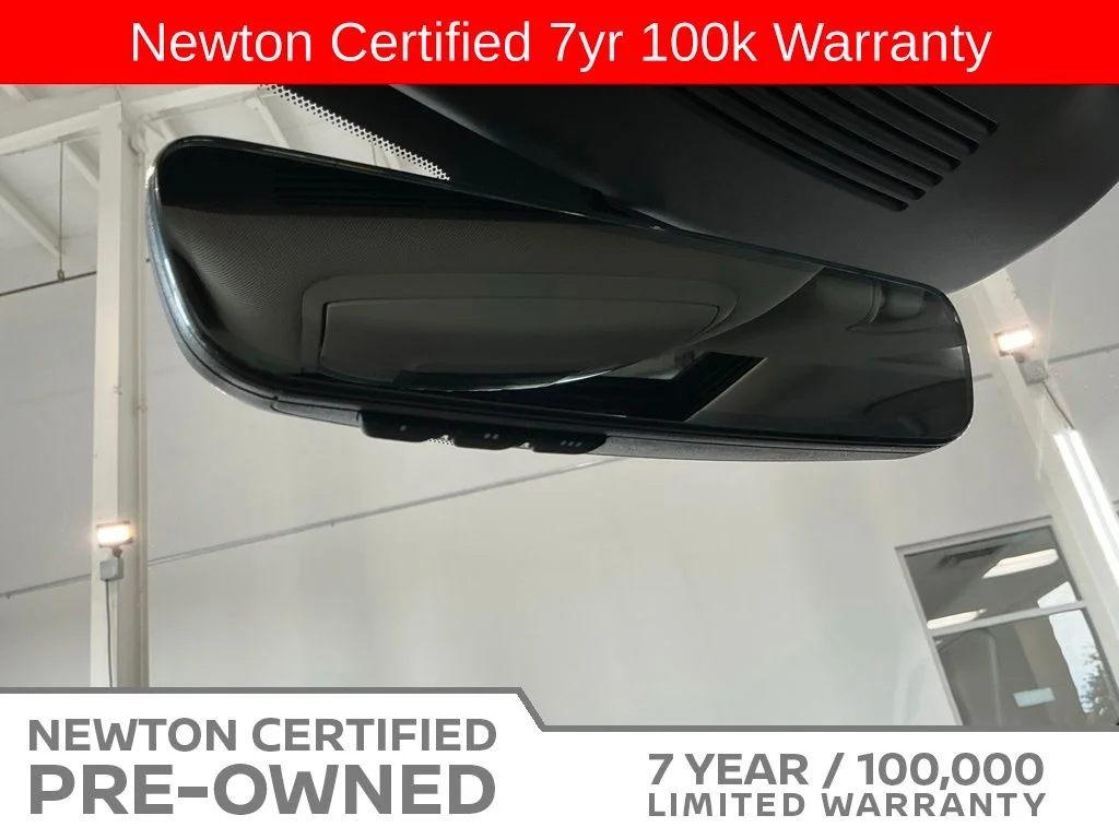 Certified Used 2025 Mineral Black INFINITI LUXE image 38