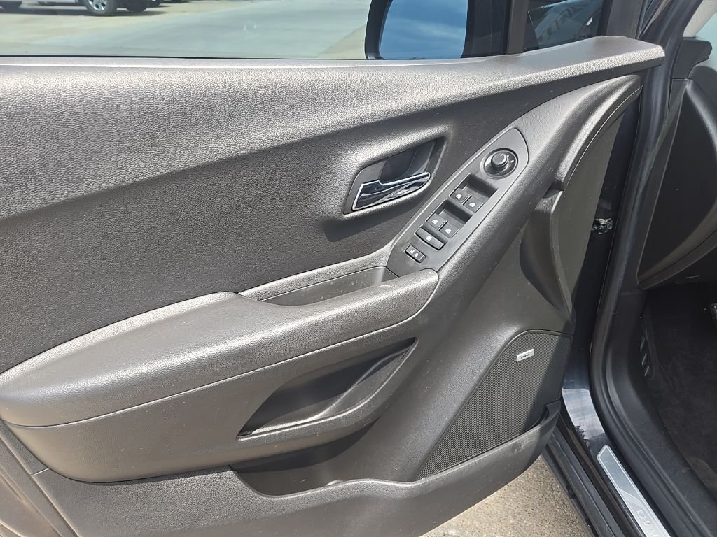 Used 2016 Black Chevrolet LTZ image 28