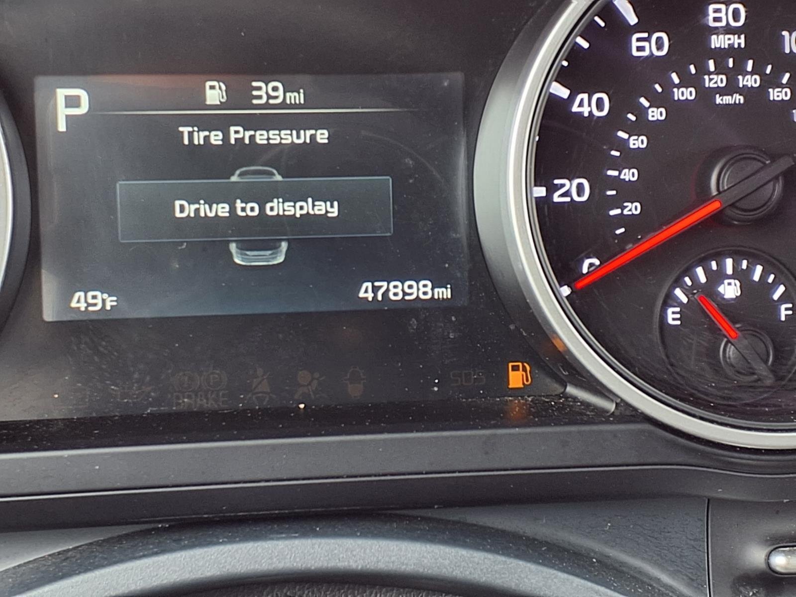Used 2024 Snow White Pearl Kia LX image 30