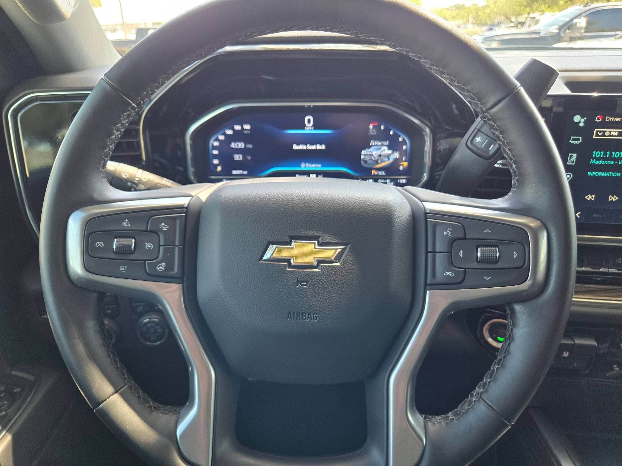 Used 2025 Summit White Chevrolet LT image 11