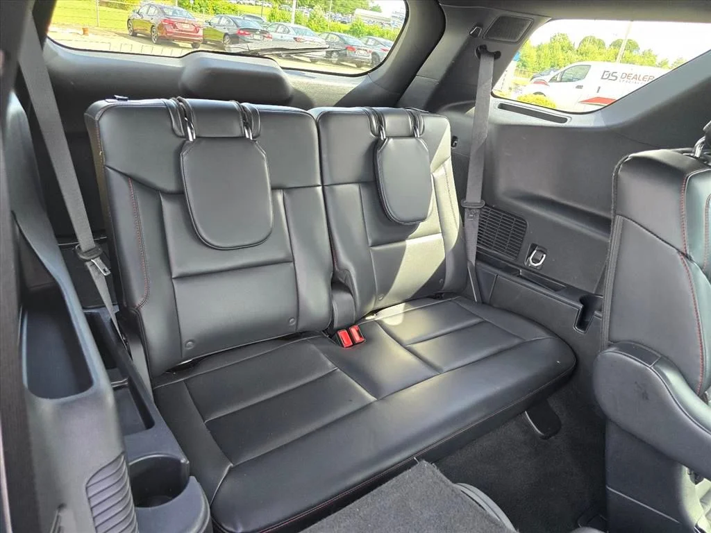 Used 2025 Gray Ford ST-Line image 15