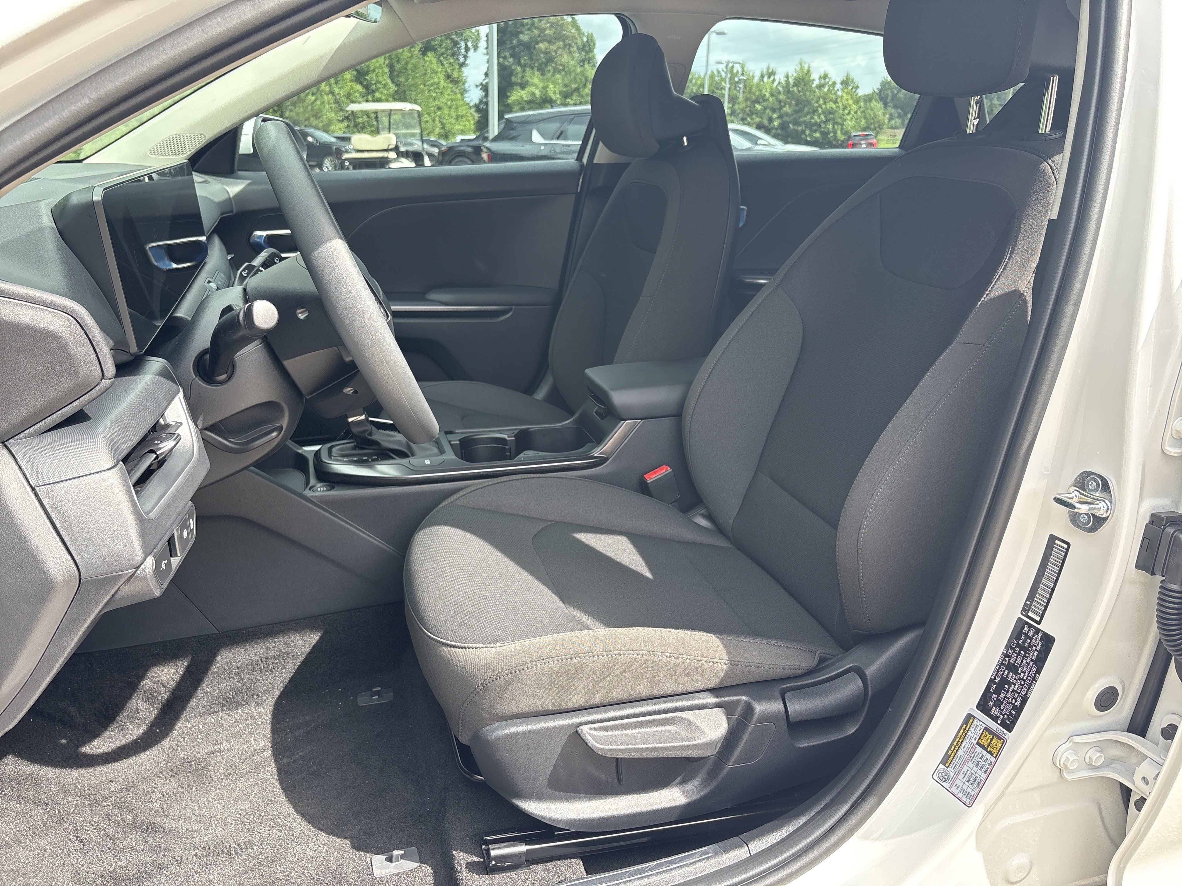 New 2026 Snow White Pearl Kia LXS image 21