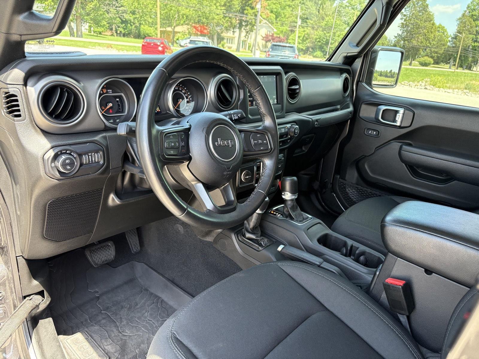 Used 2022 Granite Crystal Metallic Clearcoat Jeep Willys image 10