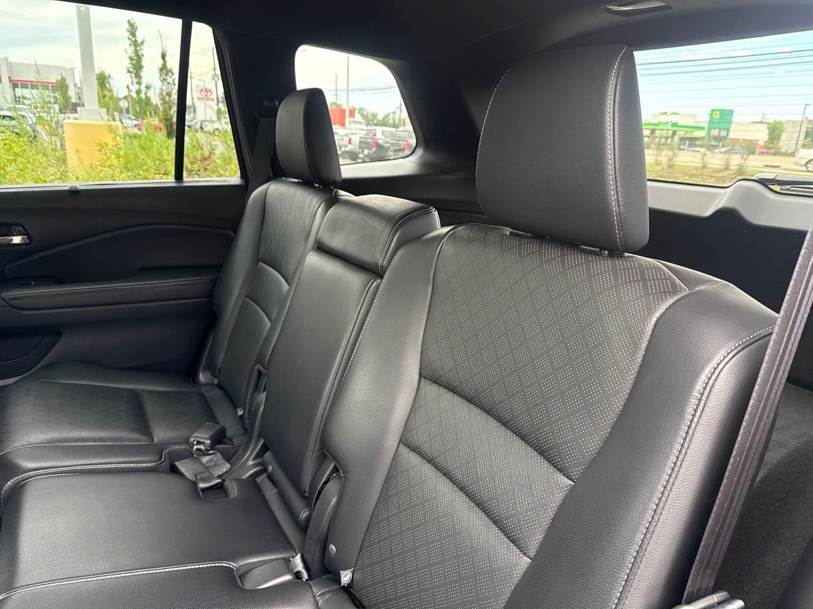 Used 2020 Black Honda EX-L image 13