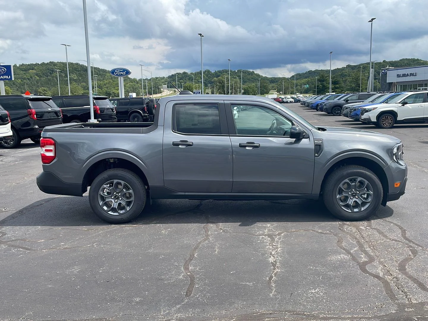 New 2026 Carbonized Gray Metallic Ford XLT image 6