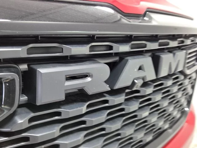 New 2026 Molten Red Pearl-Coat Exterior Paint RAM Big Horn/Lone Star image 18