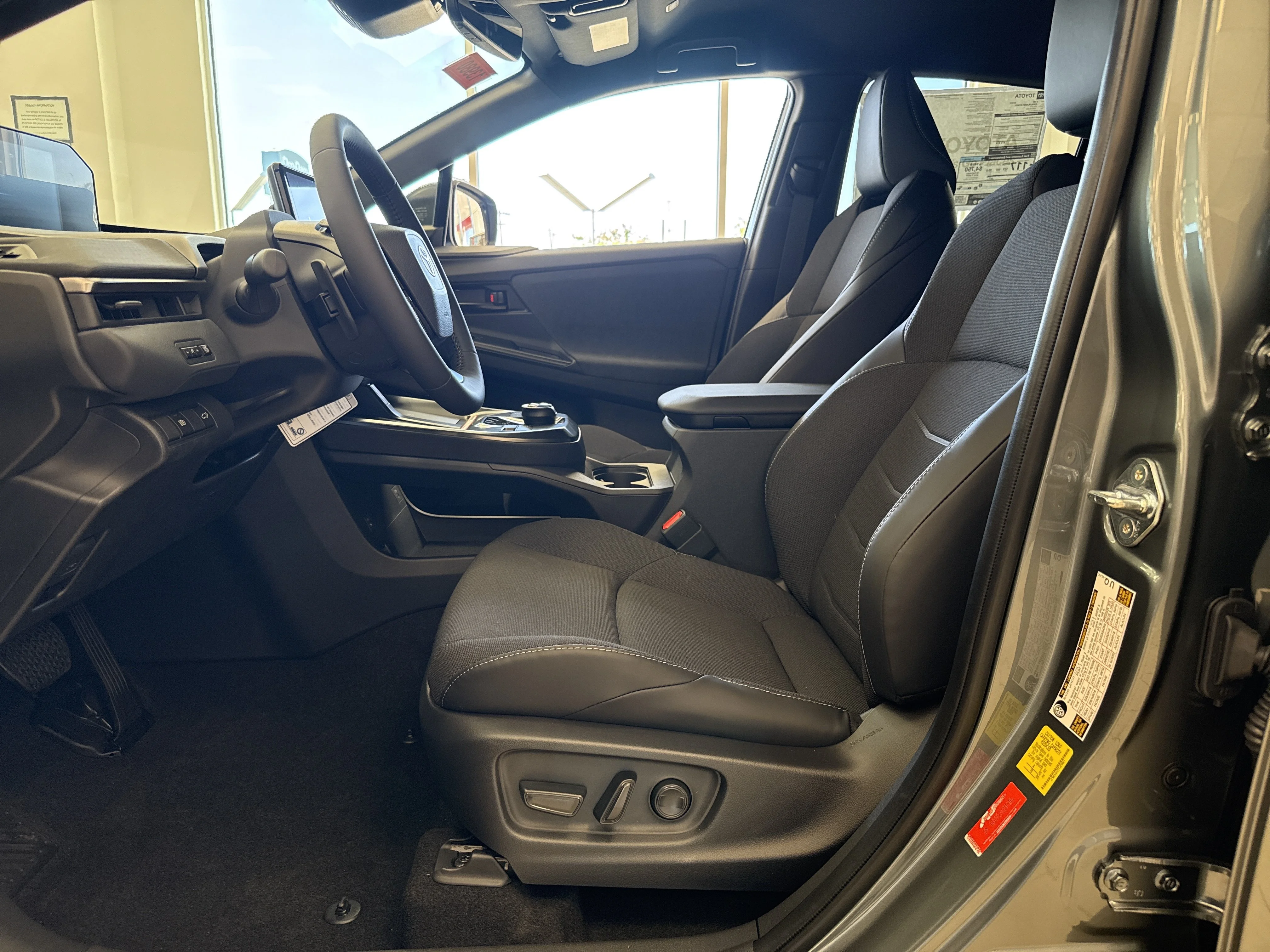 2026 Toyota C-HR SE - Photo 10