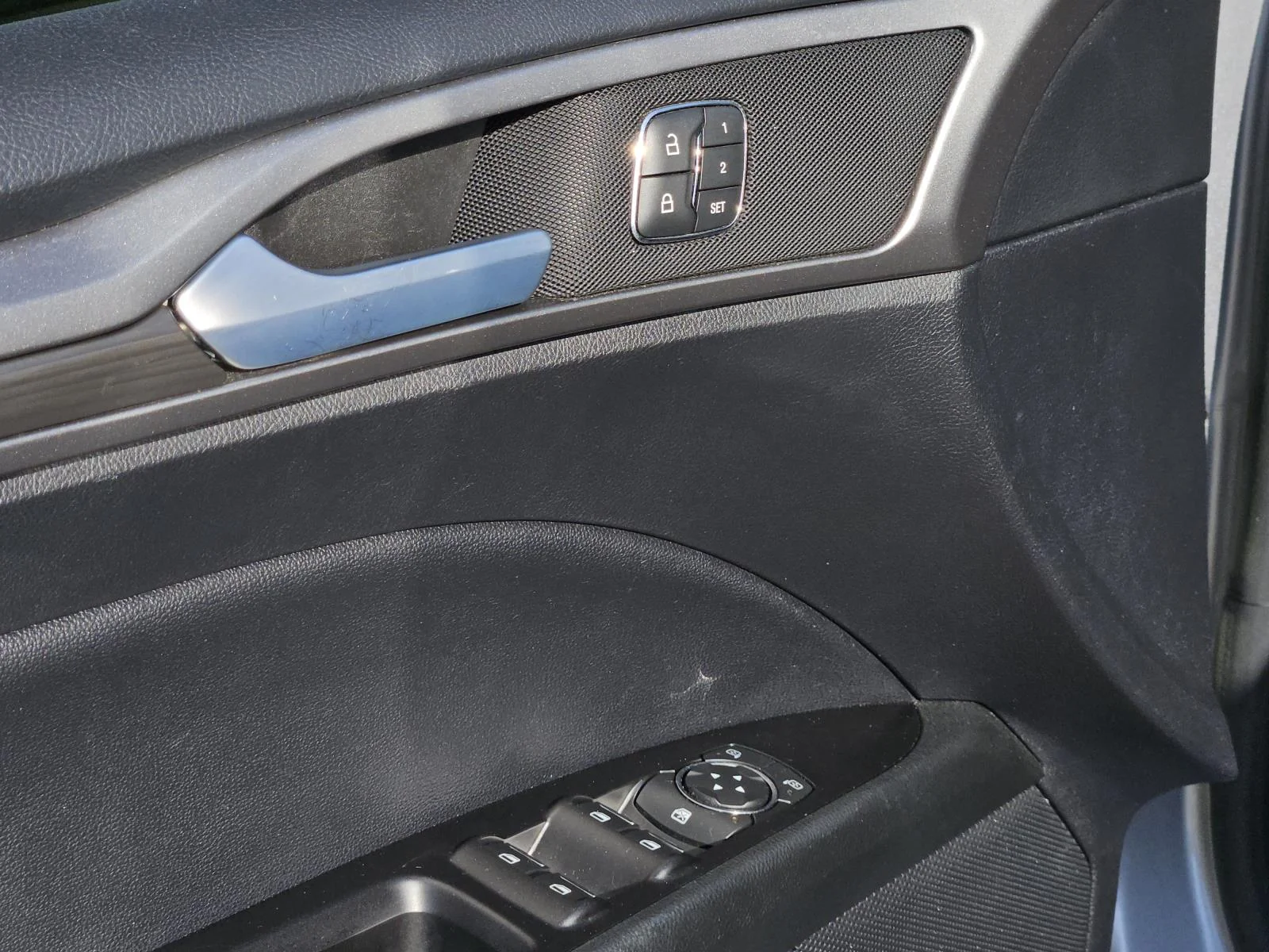 Used 2020 Iconic Silver Metallic Ford SEL FWD image 27