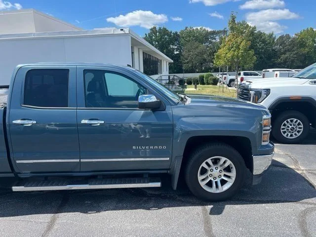 Used 2014 Blue Chevrolet LTZ image 2