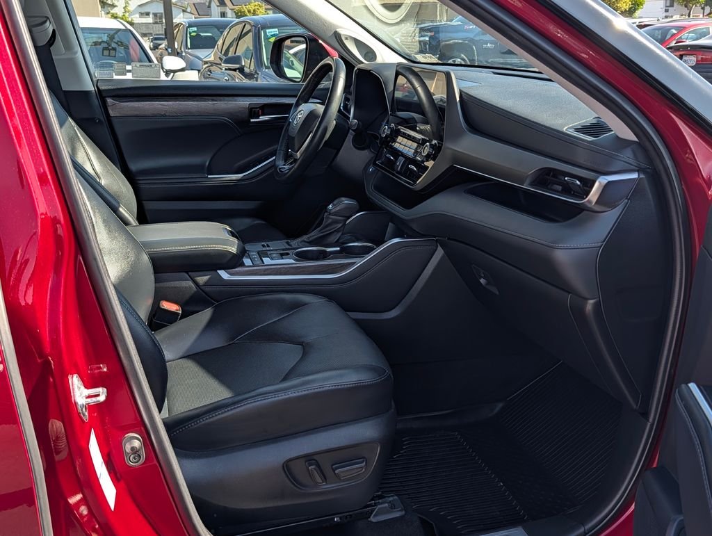 2022 Toyota Highlander Limited - Photo 9