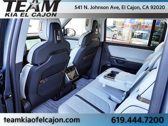 Used 2026  Rivian  image 21