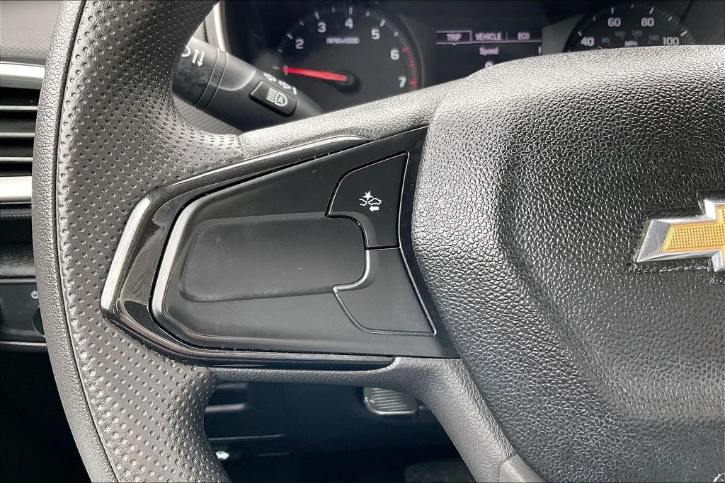 Used 2022 Gray Chevrolet LS image 18