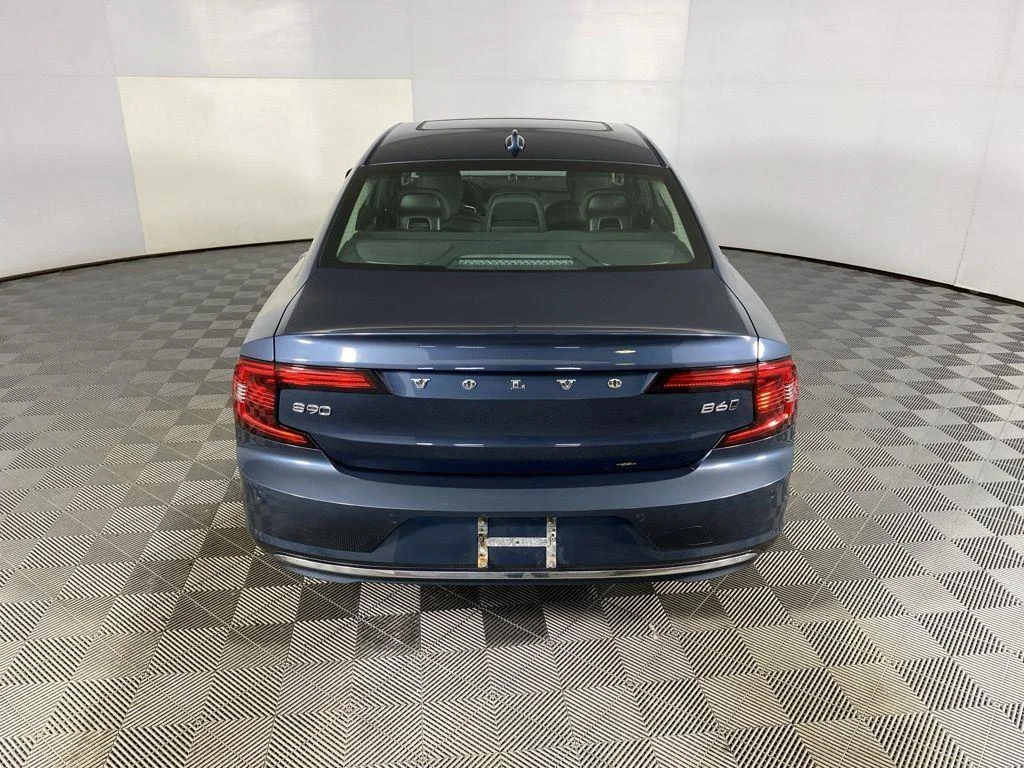 Used 2023 Denim Blue Metallic Volvo Ultimate image 11