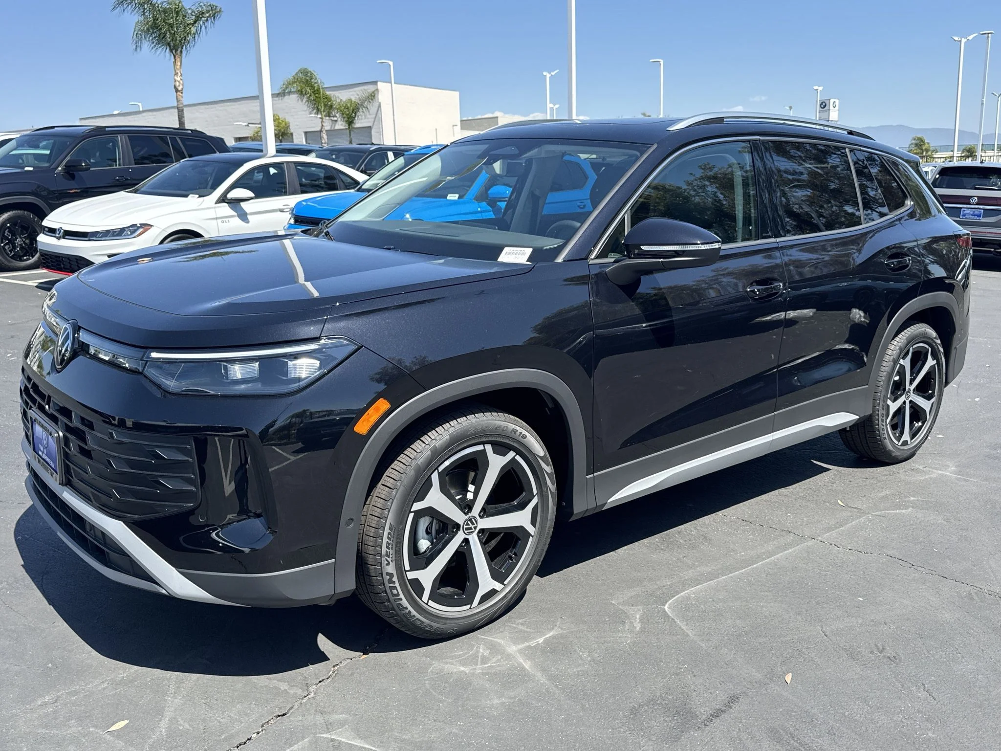 New 2026 Deep Black Pearl Volkswagen SE image 3
