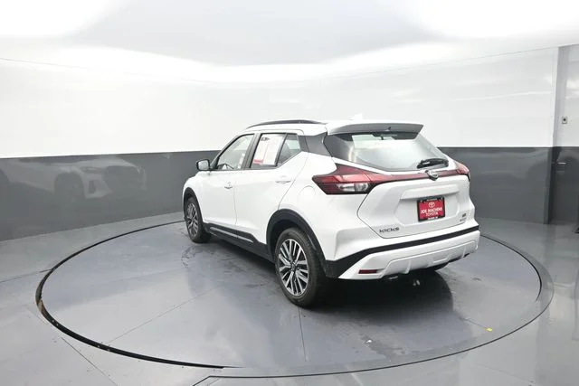 Used 2024 White Nissan SR image 81