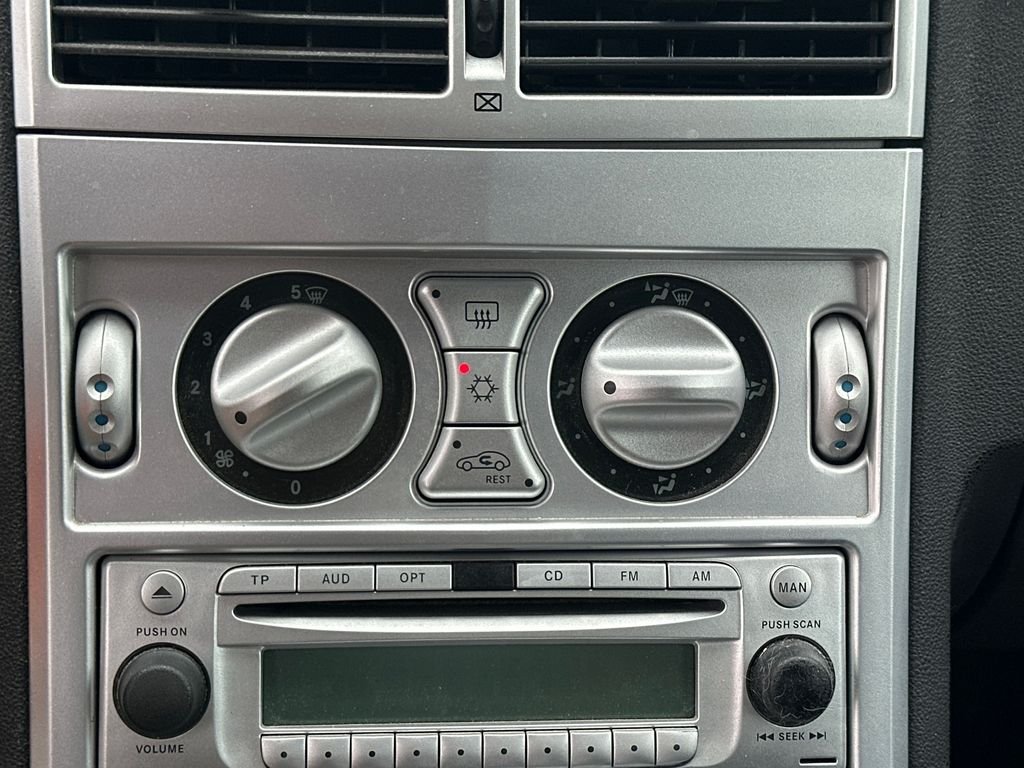 Used 2005 Black Chrysler Base image 15