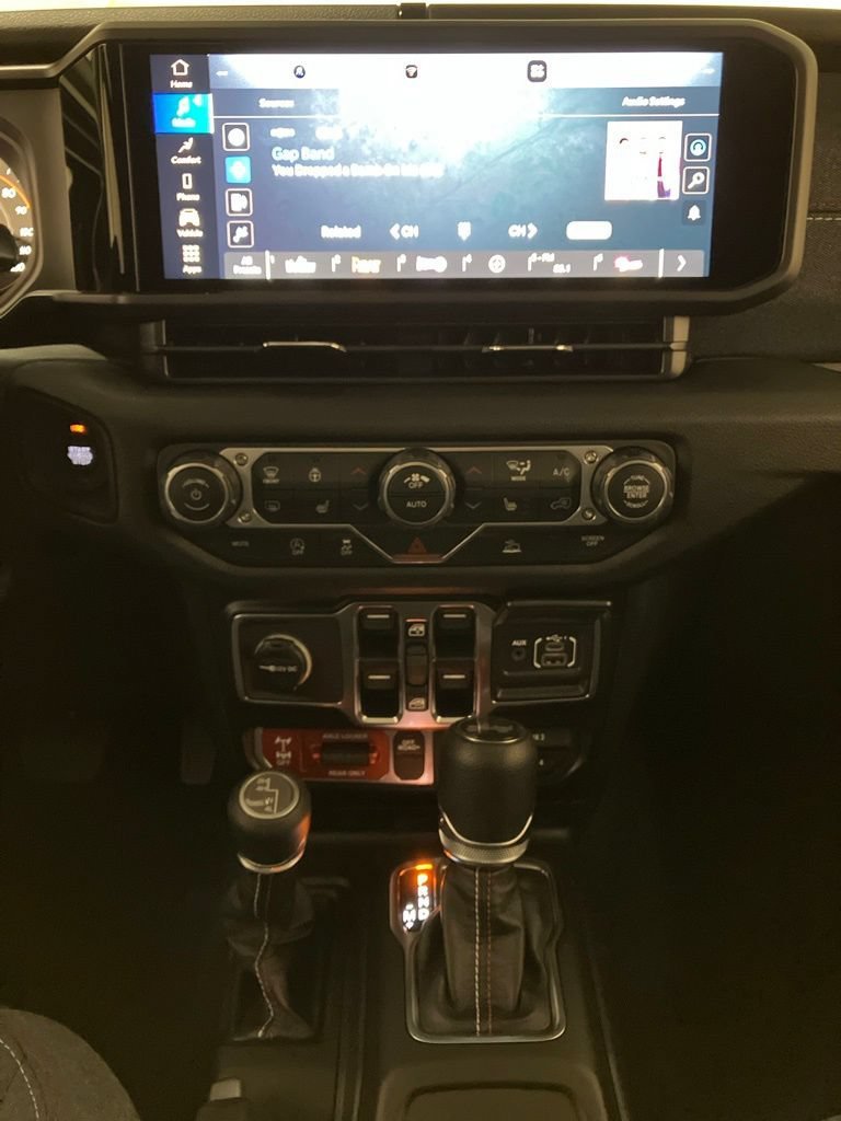 New 2026 Bright White Clearcoat Jeep  image 3