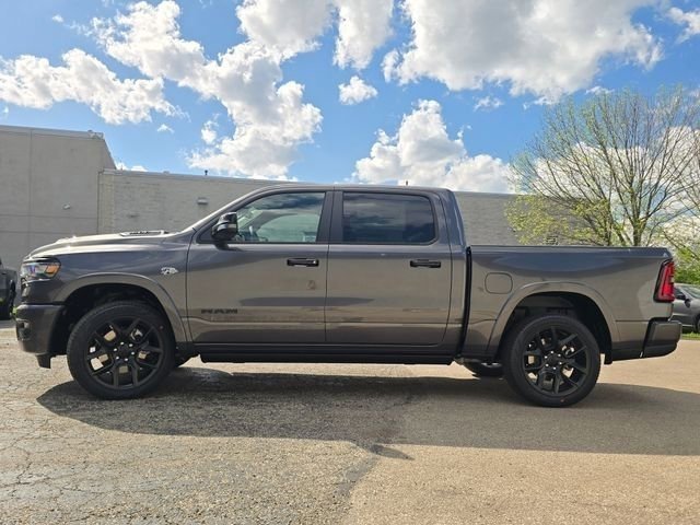 New 2026 Granite Crystal Metallic Clear-Coat Exterior Paint RAM Laramie image 37