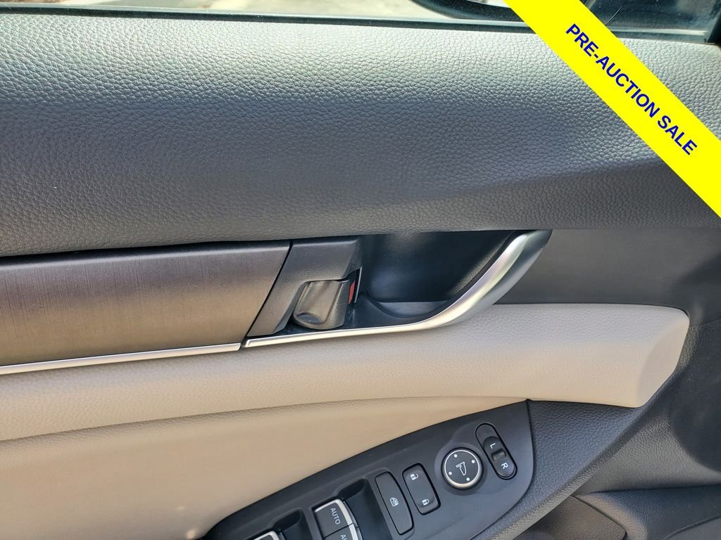 Used 2021 White Honda LX image 19