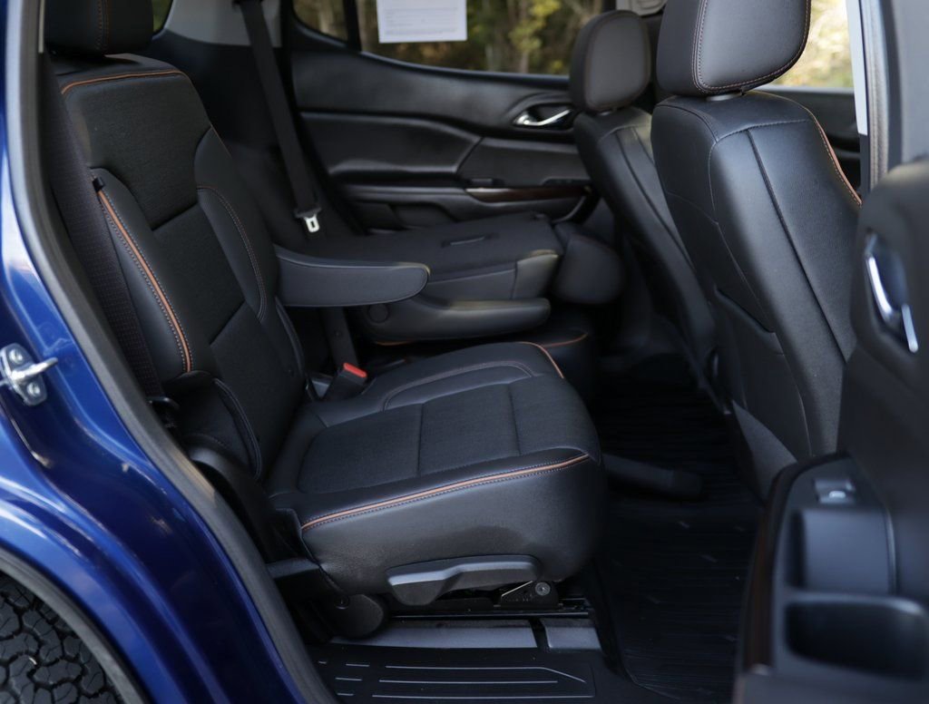 2023 GMC Acadia AT4 - Photo 37