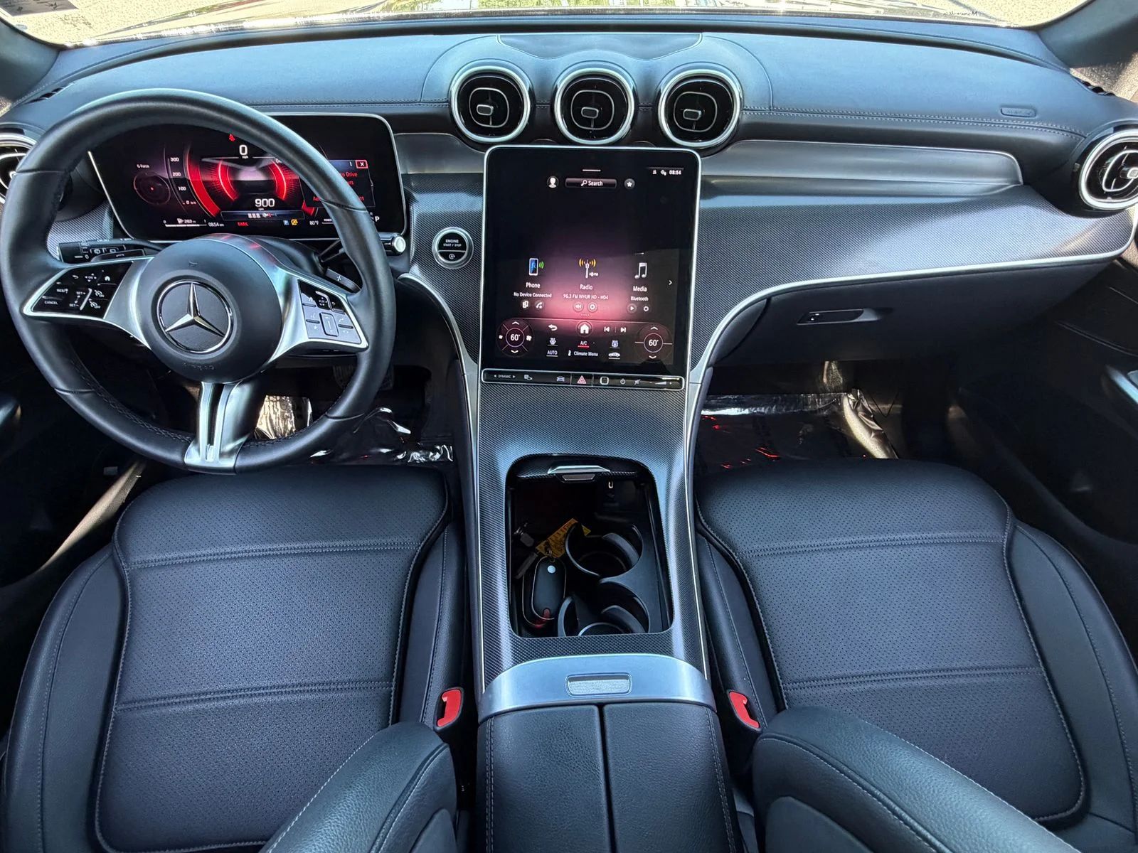 Used 2024  Mercedes-Benz GLC 300 image 3