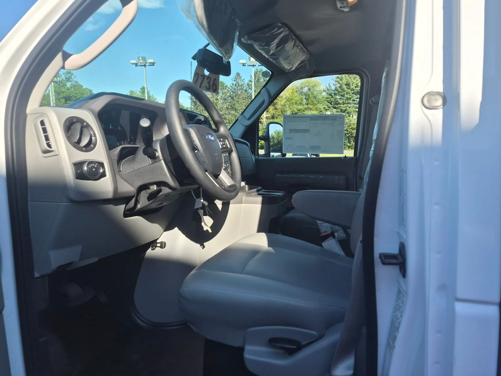 New 2027 Oxford White Ford CSV BODY image 22