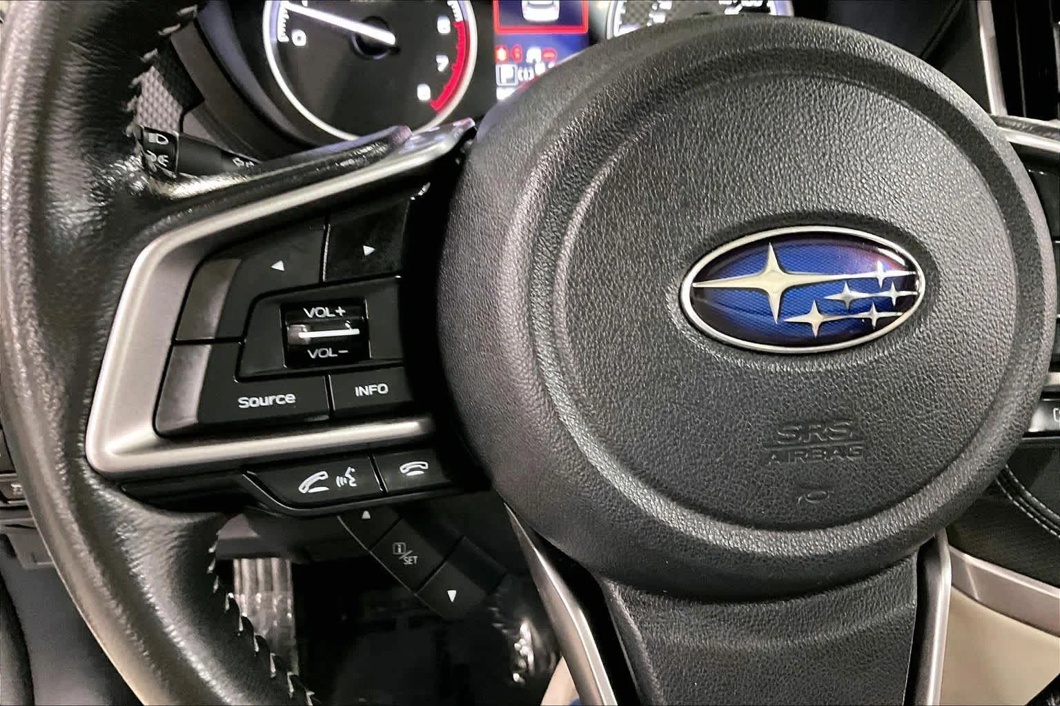 Used 2019 Crystal White Pearl Subaru Limited image 47