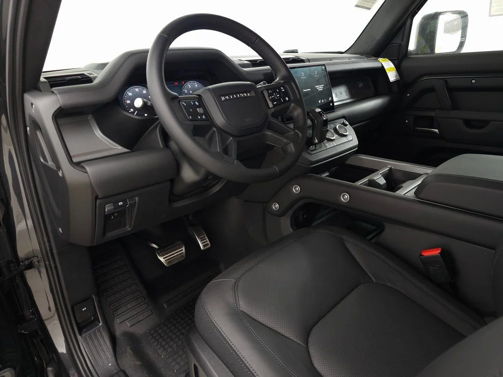 2025 Land Rover Defender V8 - Photo 18