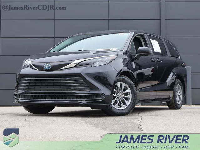 2024 Toyota Sienna LE