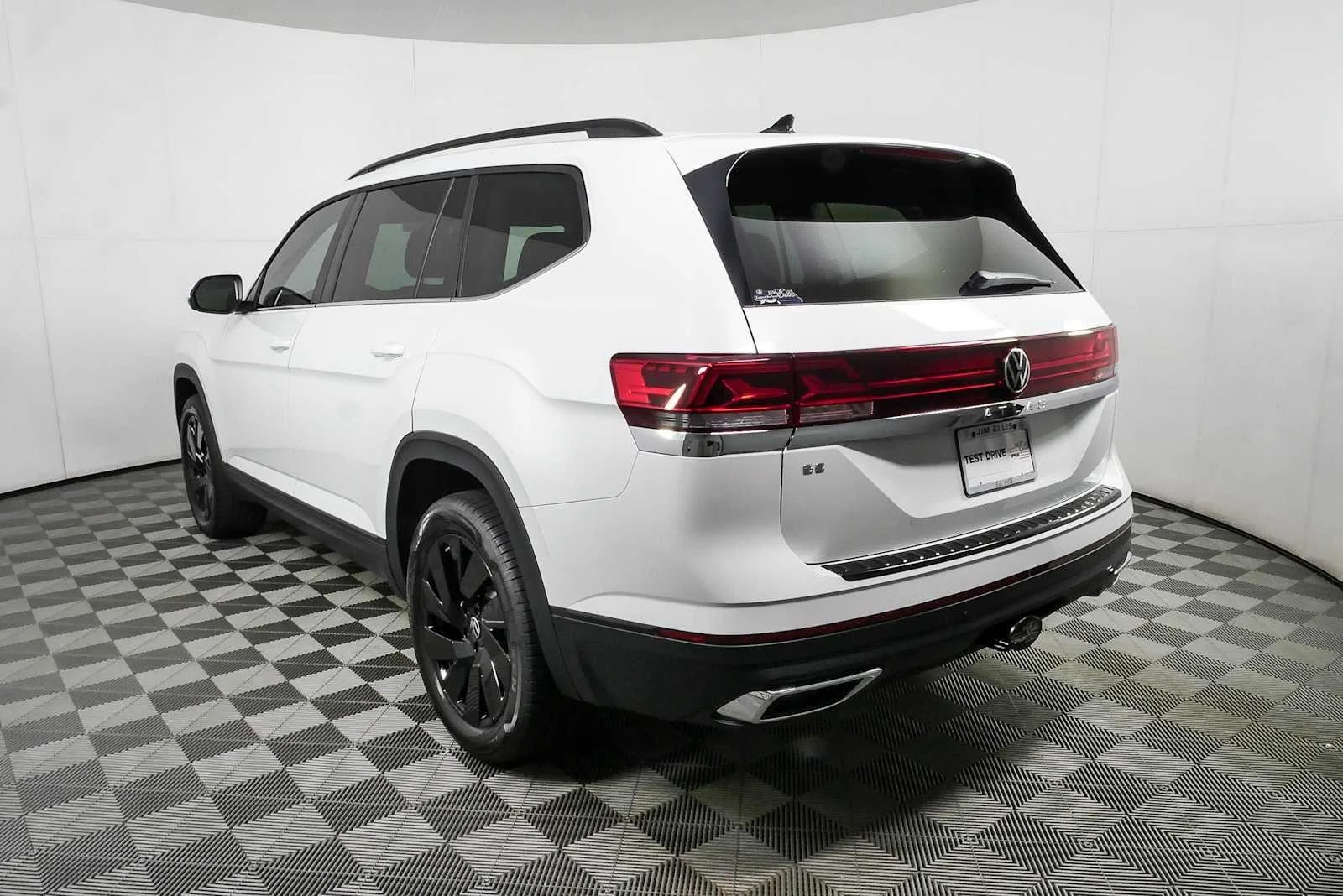 New 2026 Opal White Pearl Volkswagen 2.0T SE w/Technology image 30