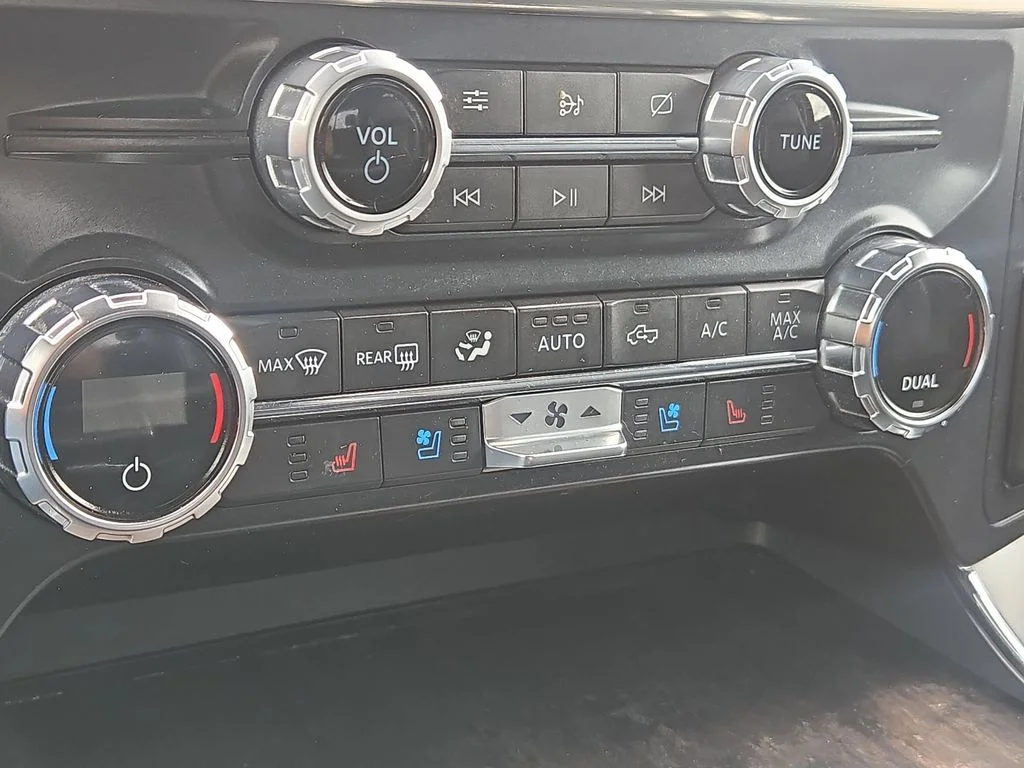 Used 2021 Red Ford XLT image 38